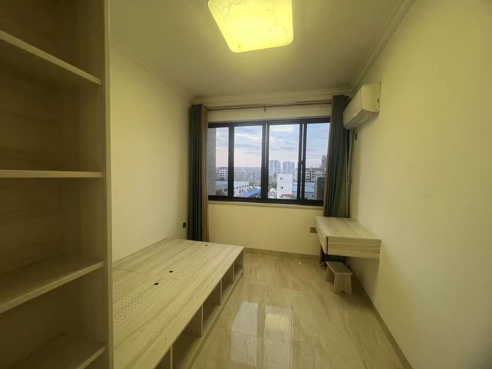 城西，红树湾，电梯小高层，边户，南北通透，精装3房2卫，老证