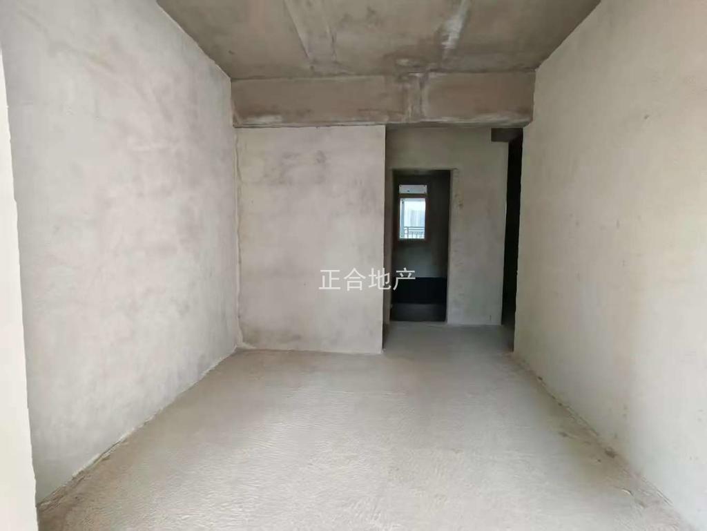 城南，朝阳丽景，稀缺两房，房东亏本出售，电梯中间楼层13楼