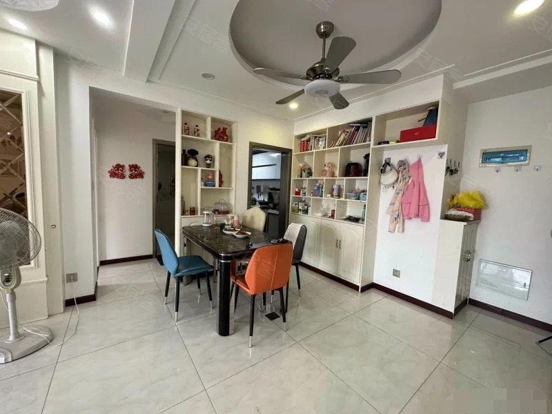 捡漏，城南，新城壹号四期，湖景房，单价4900，精装3房2卫，老证，电梯中间楼层