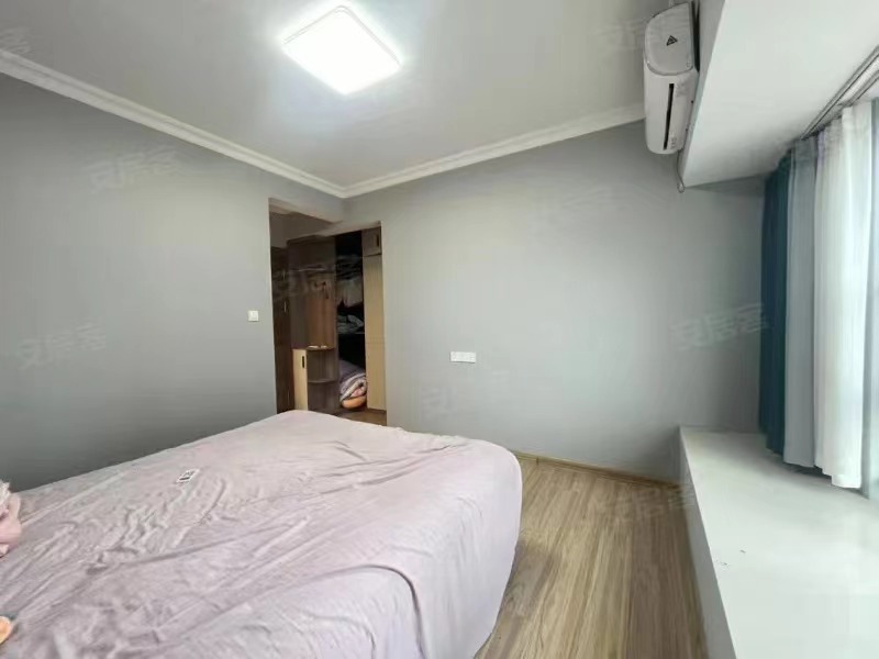 房东亏本出售，仙桃碧桂园，全新装修，5字开头，中间好楼层，证满两年