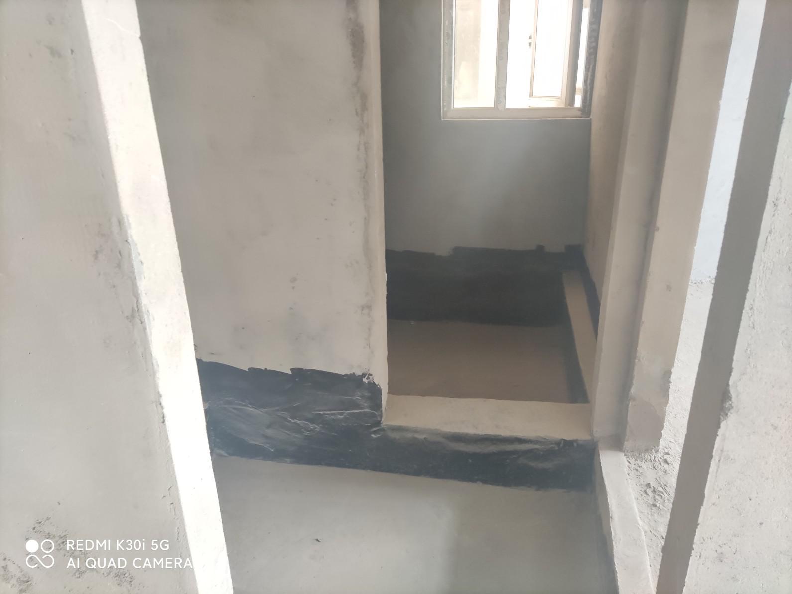 业主急售润泽天下毛坯三室两厅两卫，不动产证在手