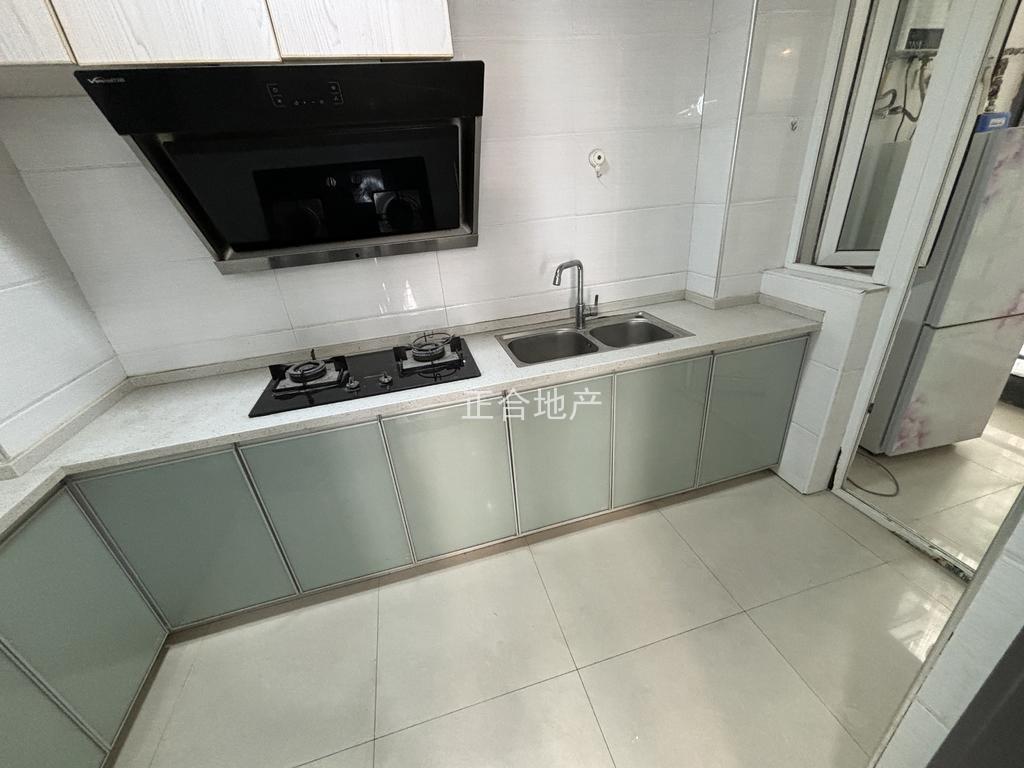 城南，福星城，精装三房，电梯好楼层12楼，证件满二，成色新，拎包入住❗️