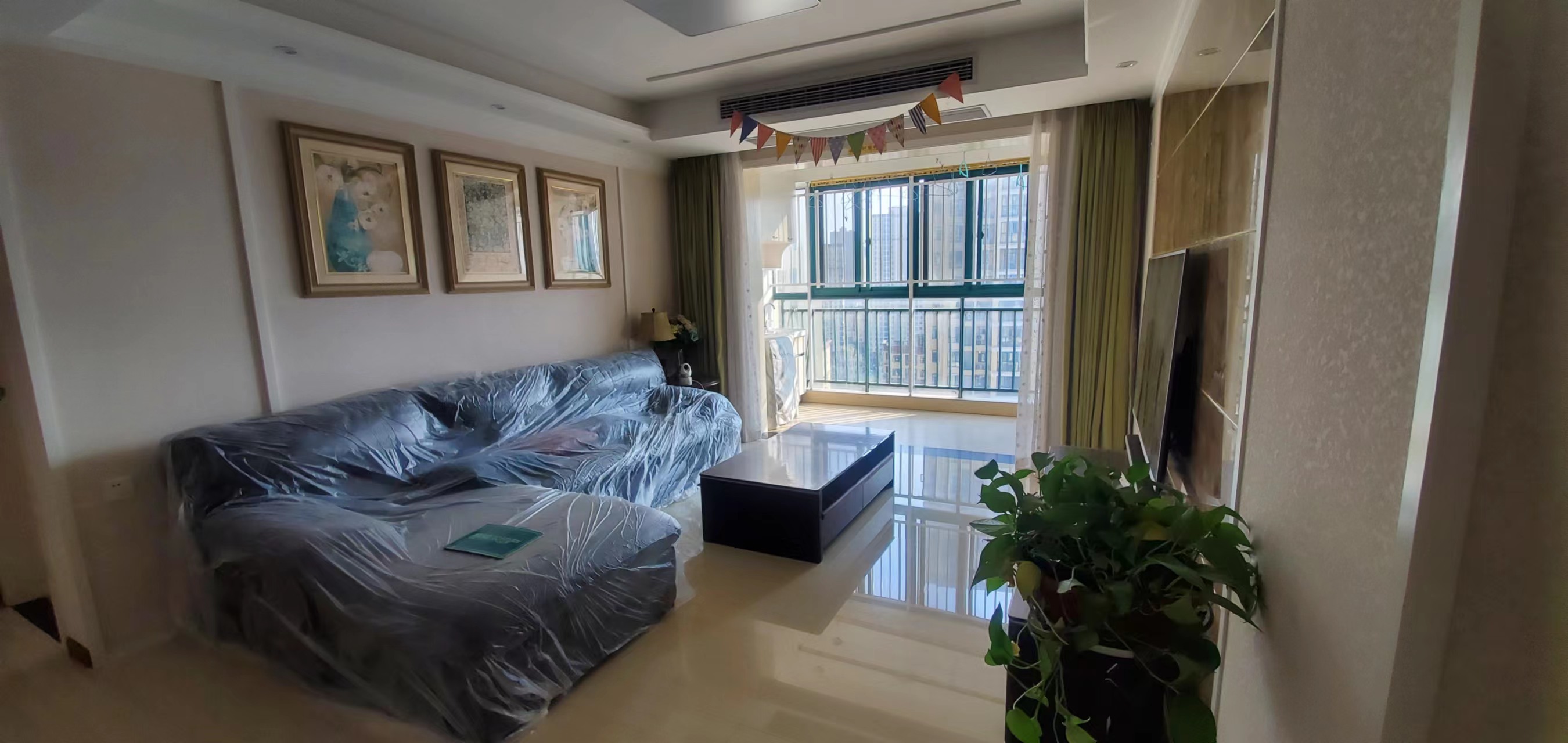 新城一号精装修大三房满2年看房方便