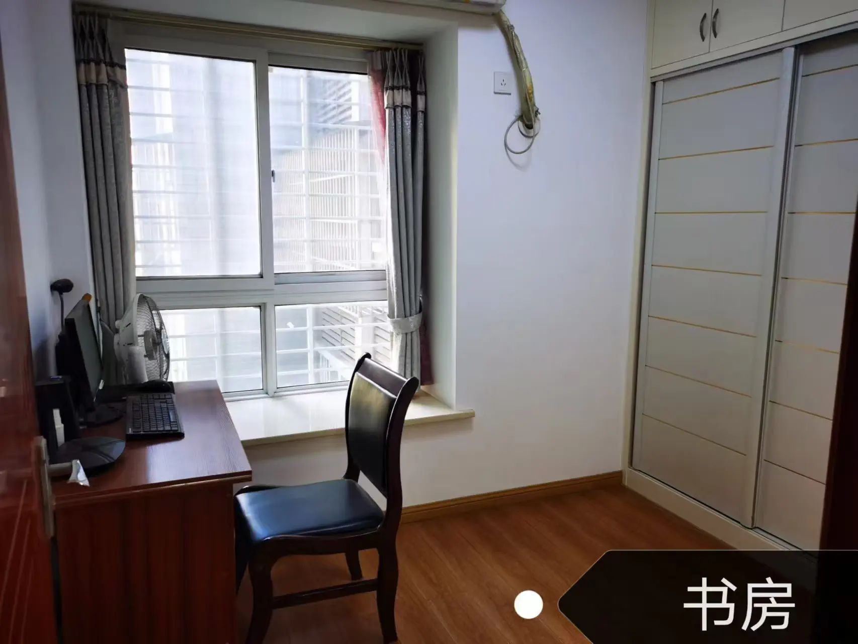 新三中旁，汉江景苑，电梯小高层，好楼层，证满二