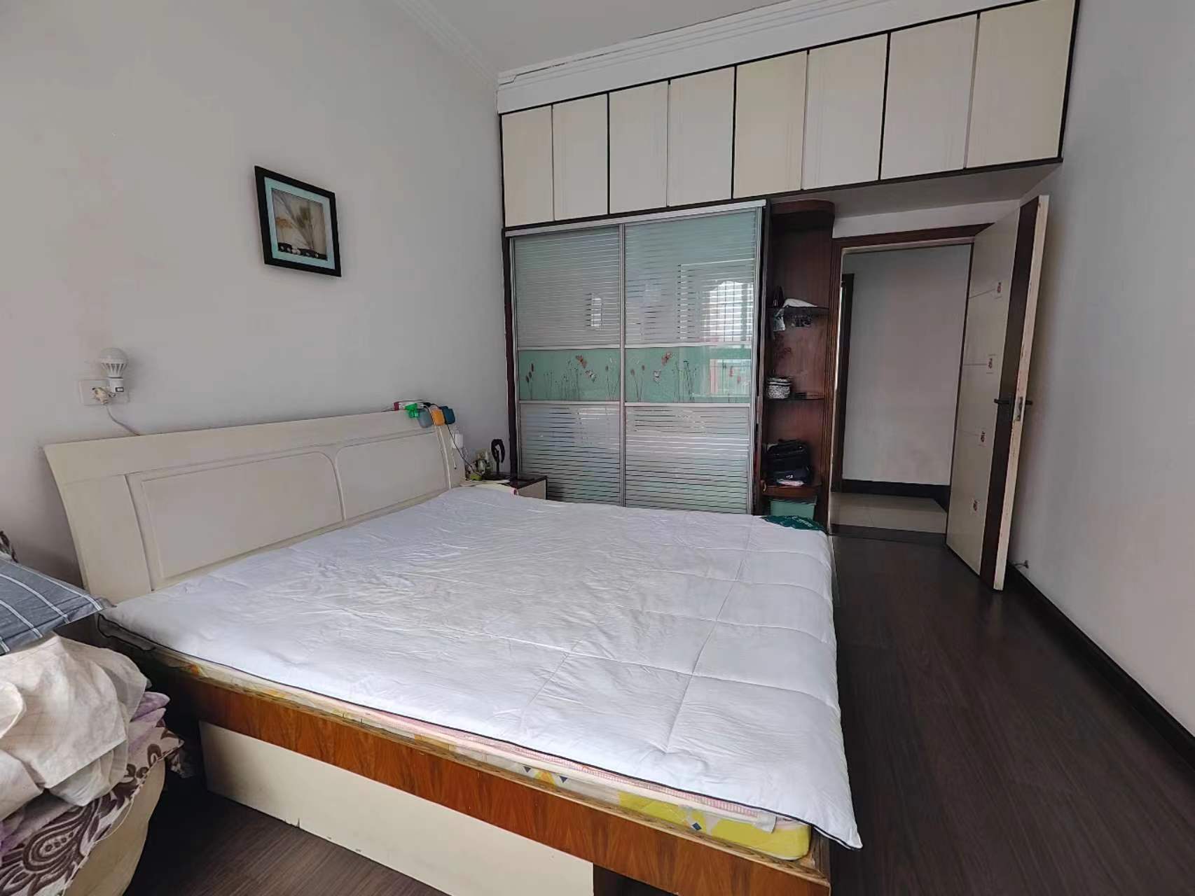 捡漏捡漏丹嫁2580德美花园西桥旁，有院子停车有安保设施户型方正双阳台三面采光