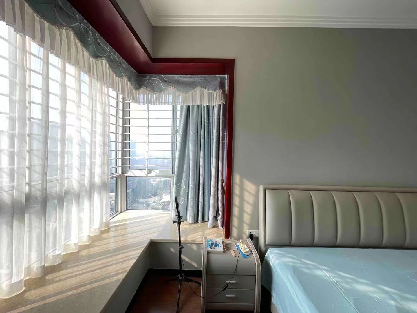 33，仙桃xiao学旁，电梯小高层，南北通透，送入户花园