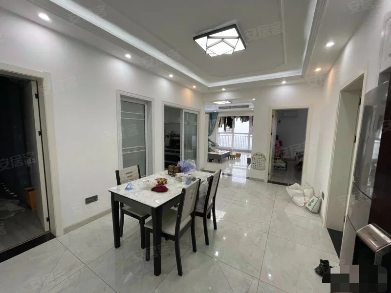 291，南城新区，电梯好楼层，精装3房2卫 ，成色新 ​，单价4090 ，家具家电全送，老证