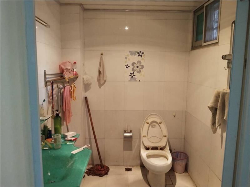 德政园枫丹苑，步梯好楼层，仙桃 就在旁边，精装3房拎包入住