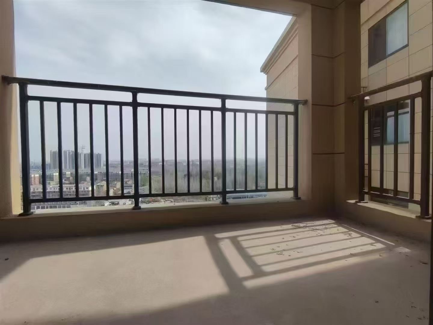 捡漏，城南，沔阳清华园，电梯小高层，毛坯3房2卫，东边户，单价5700+，双阳台，证满二