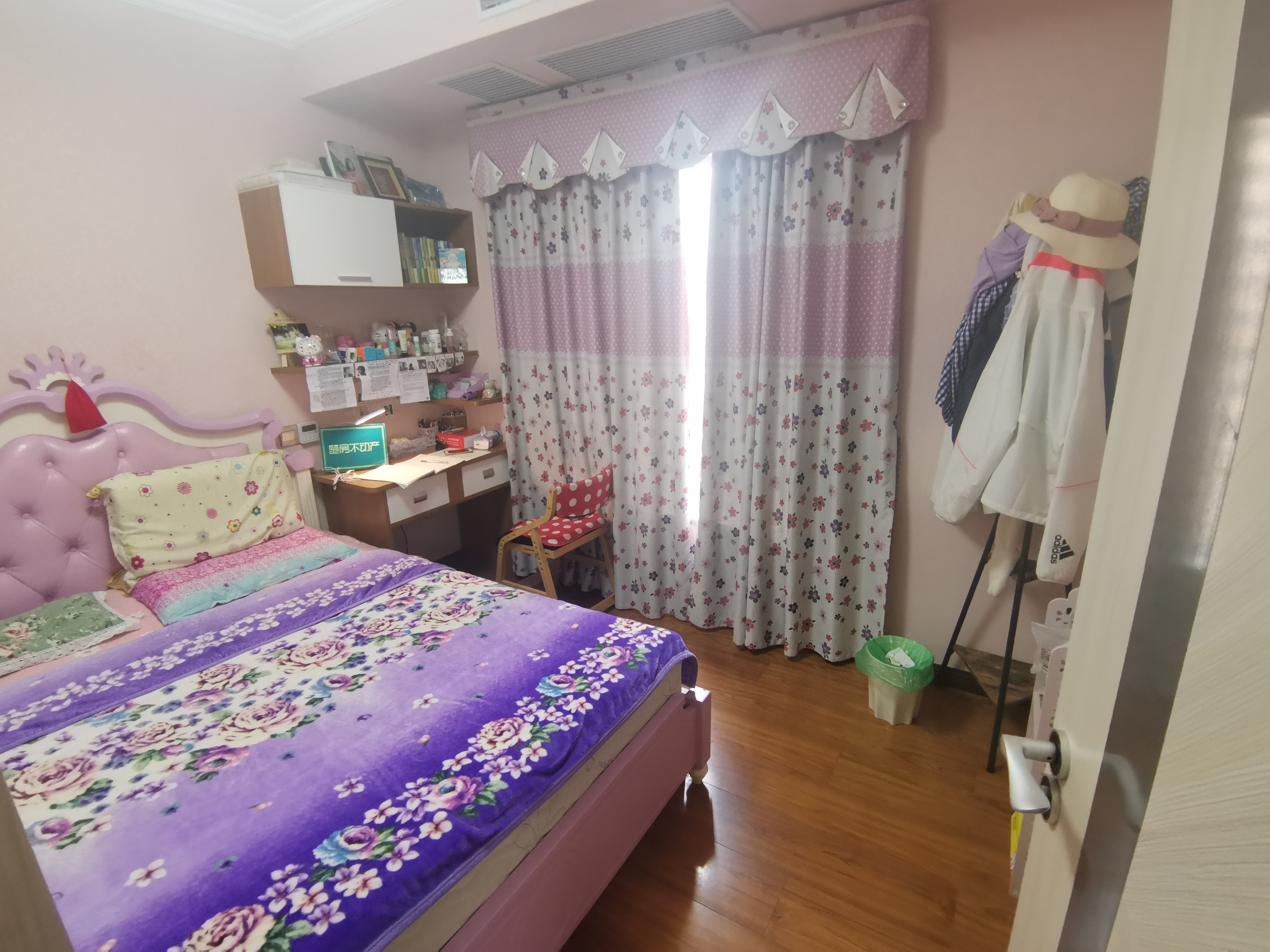 满庭春中高层精装三房两卫边户南北通透家具家电齐全拎包入住