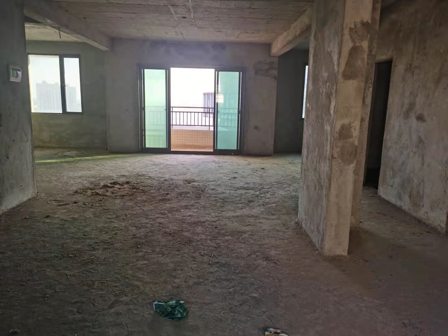 锦绣龙城毛坯三房楼层好采光好看房方便