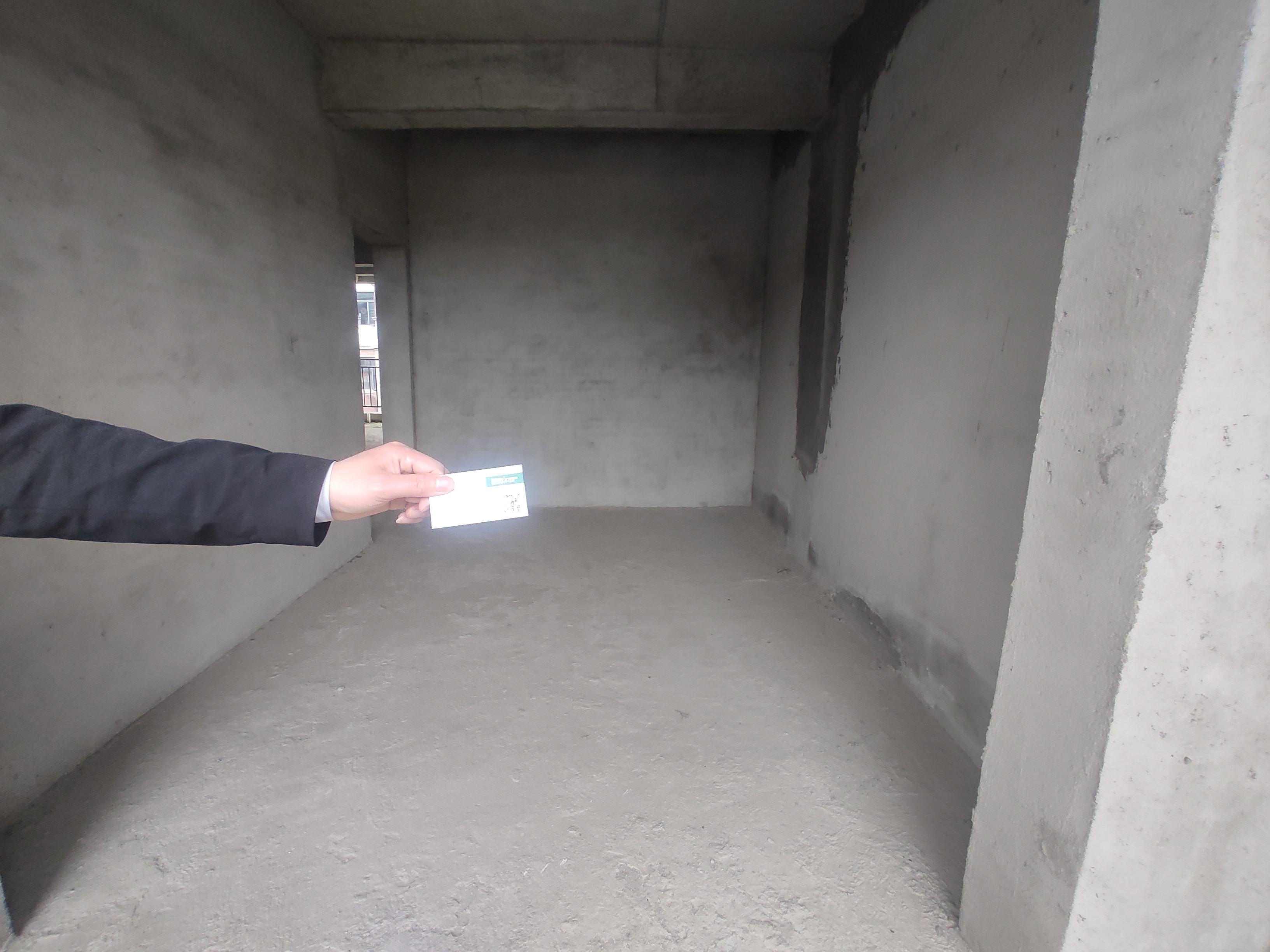 太子湖旁边联排别墅，性价比超高，业主诚心卖，看房方便