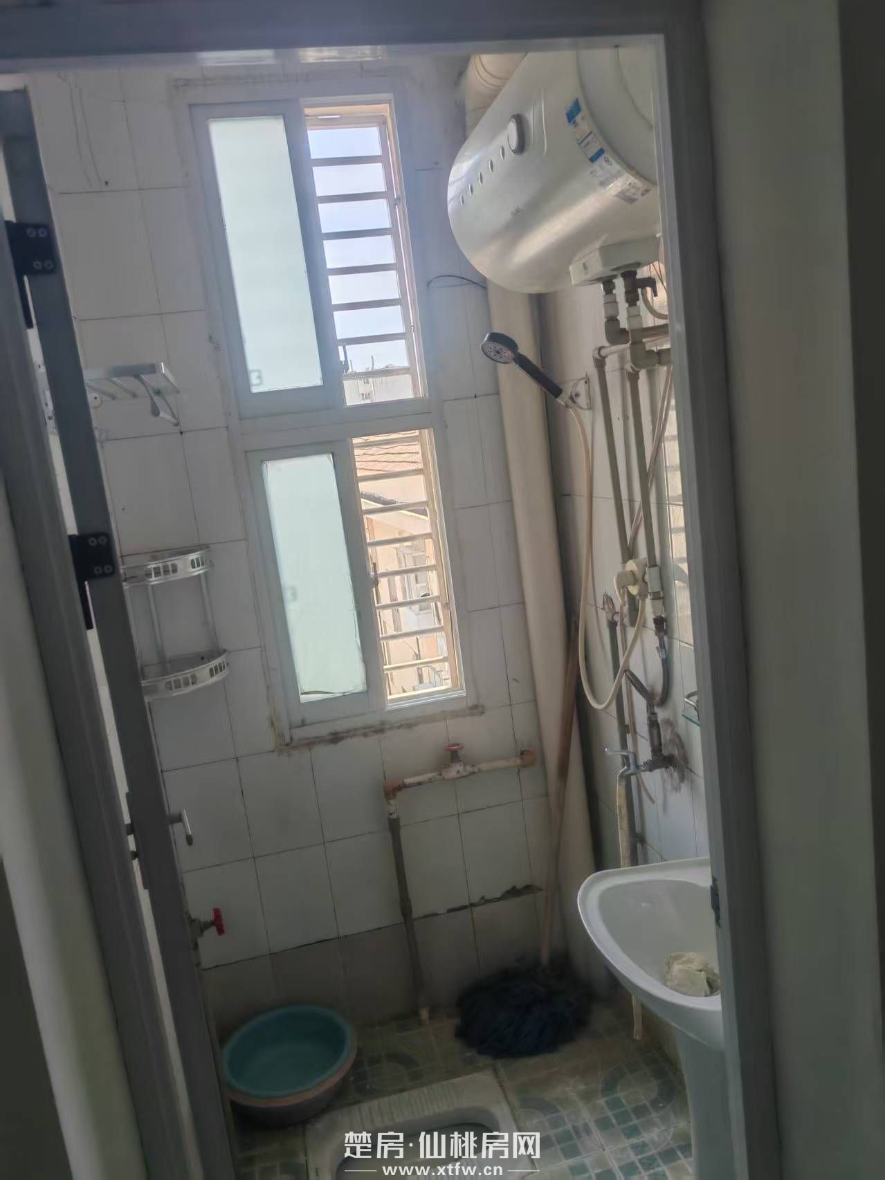 仙桃中学、富迪三友生活广场附近50米，汉江学生公寓