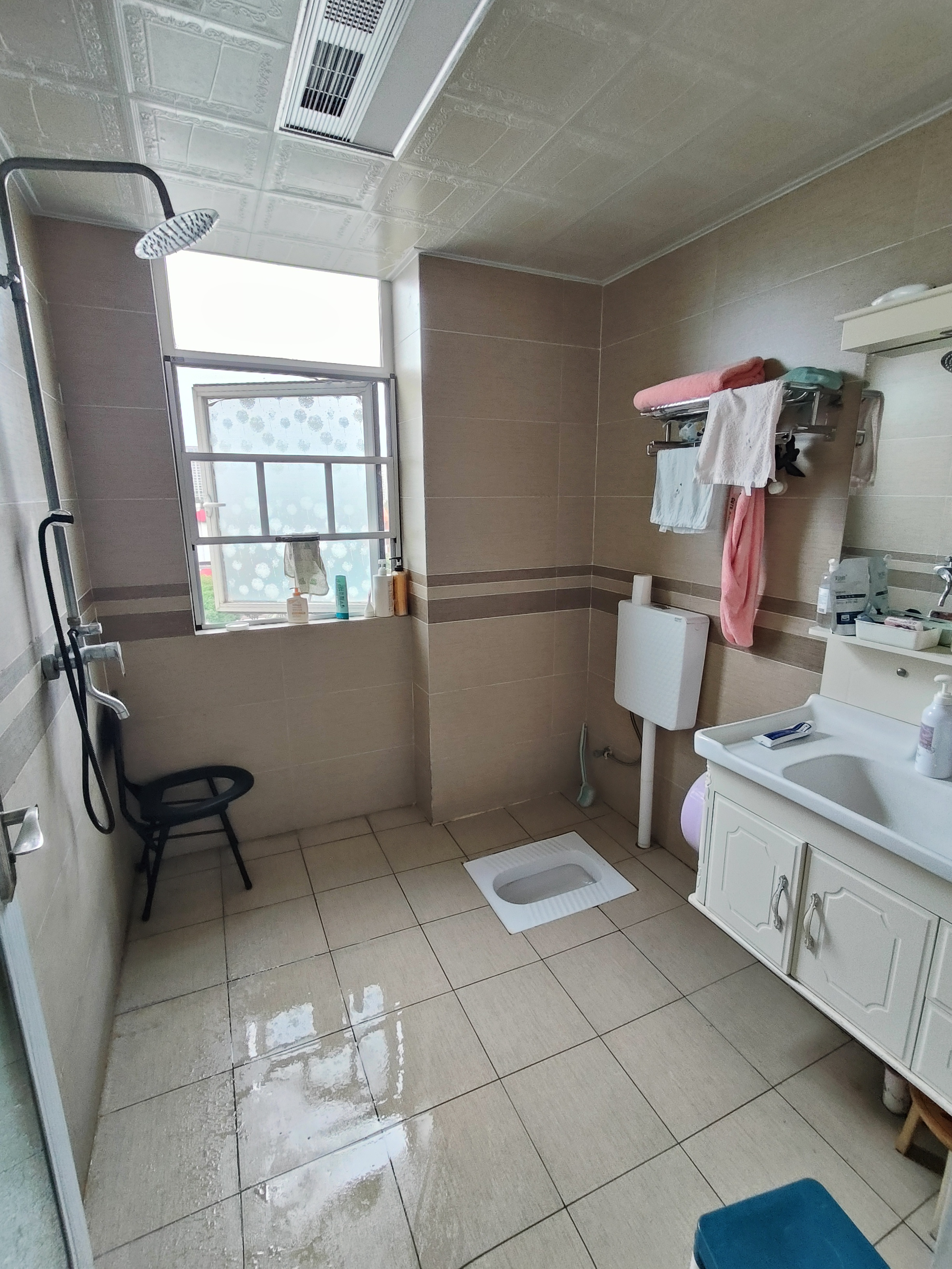 时代天骄.精装三房两卫.中间楼层.证件满二.