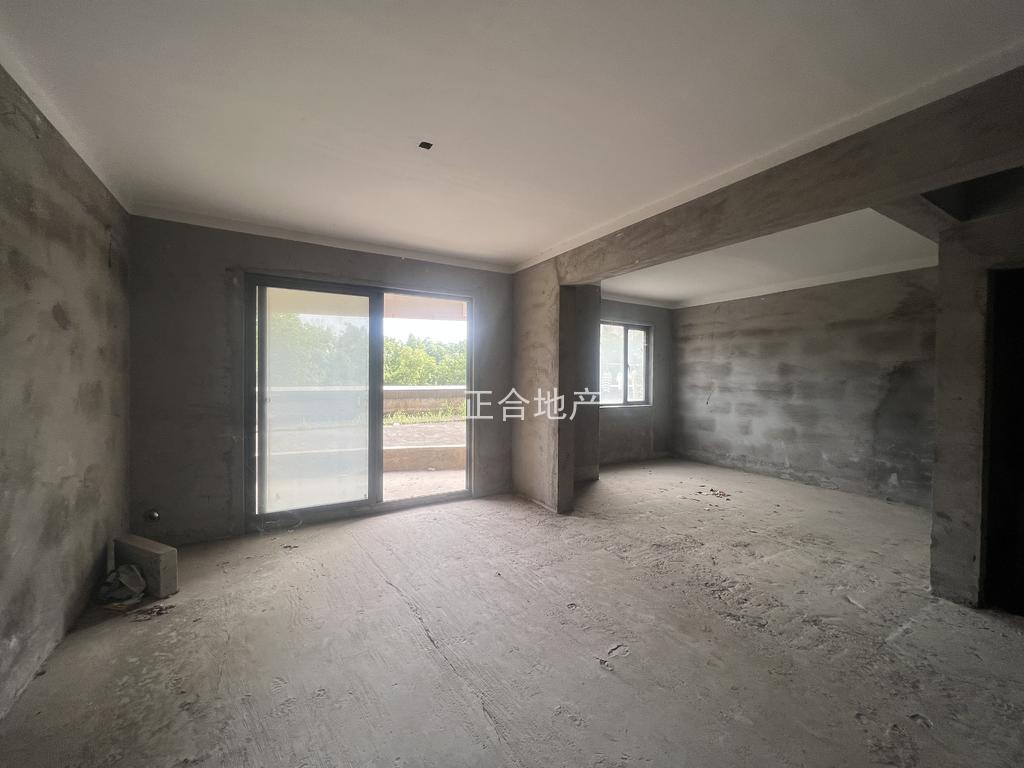 捡漏，城南，御台公馆，毛坯三房两卫，带大露台，满二，单价4660，