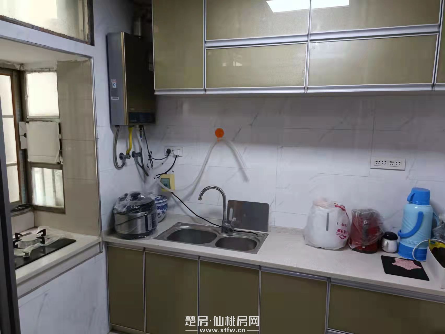 新天地广场沃尔玛与中百仓储之间3室2厅2卫120m²出售