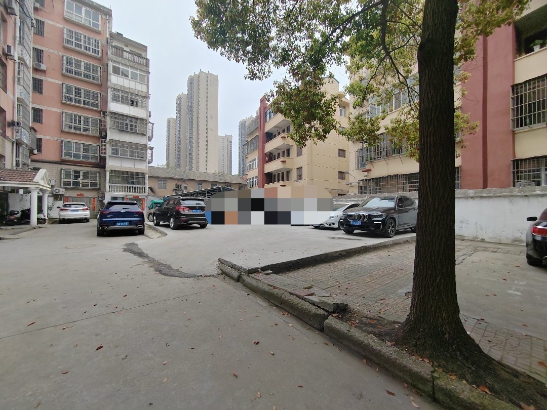 59，商城附近，楼龄新，有规模步梯房，有绿化好停车，实验xiao学老三中