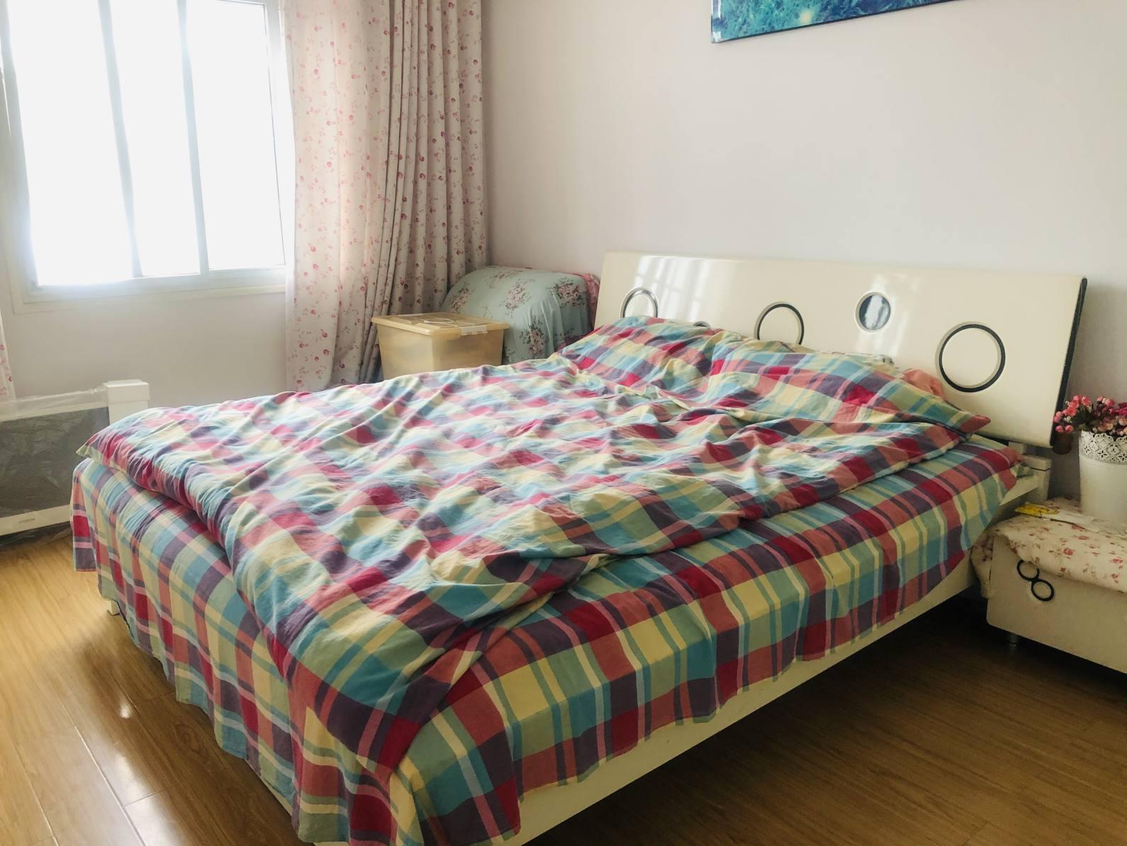 仙桃新车站附近，精装三房，看房方便