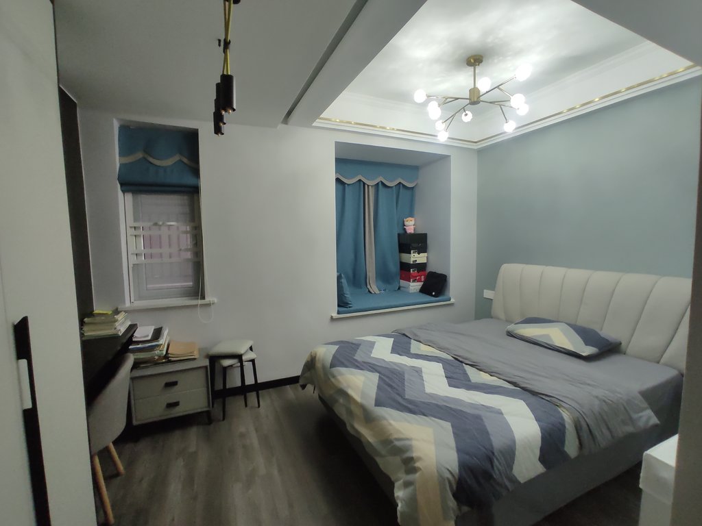 沔阳公馆.全屋中央空调全屋暖气片.房子9点9成新.房子是三房改成了两房.