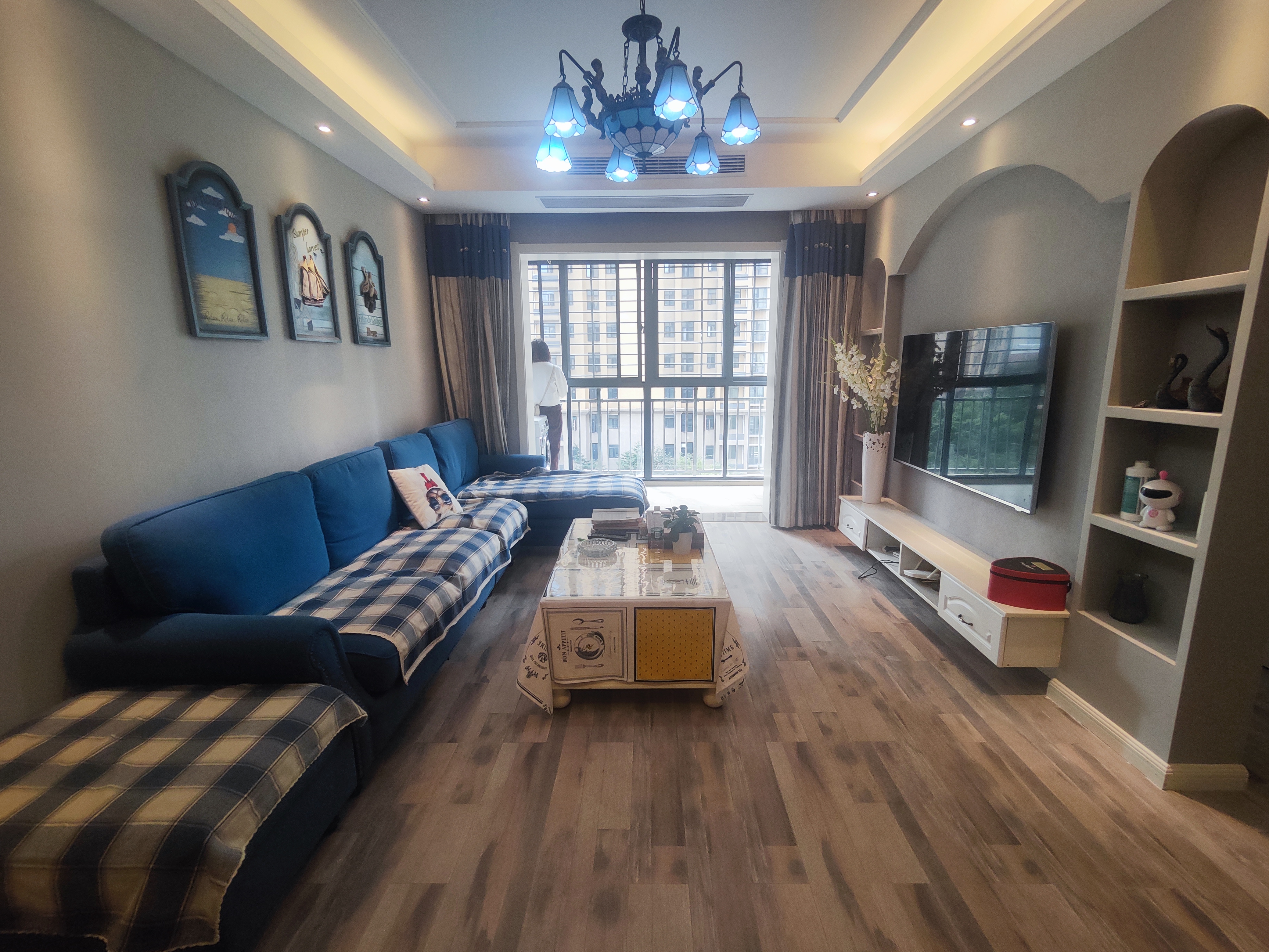 森林国际.精装大两房.房子成色新.看房方便