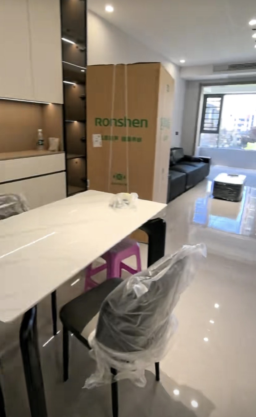 417，城西，风和日丽，全新精装三房，证满二，诚心出售