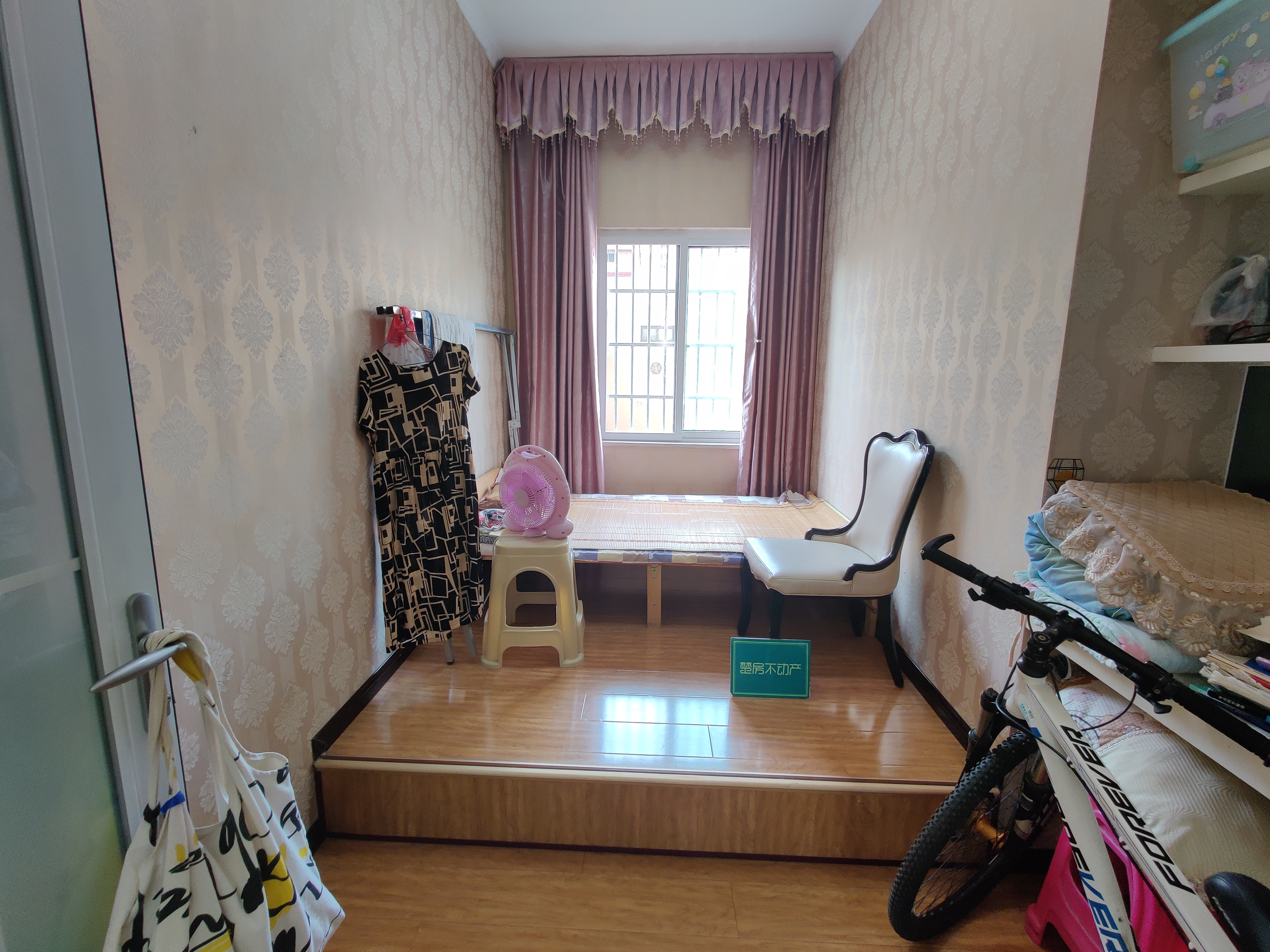 翰林公馆精装三房随看房出门就是一中也可以出租需要的看过来