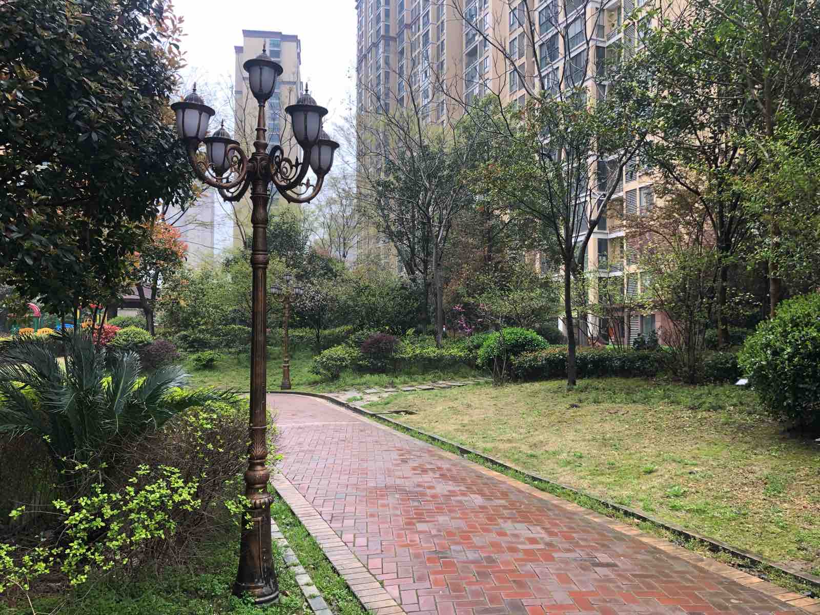 新城一号2期，精装修3房，满五，急售