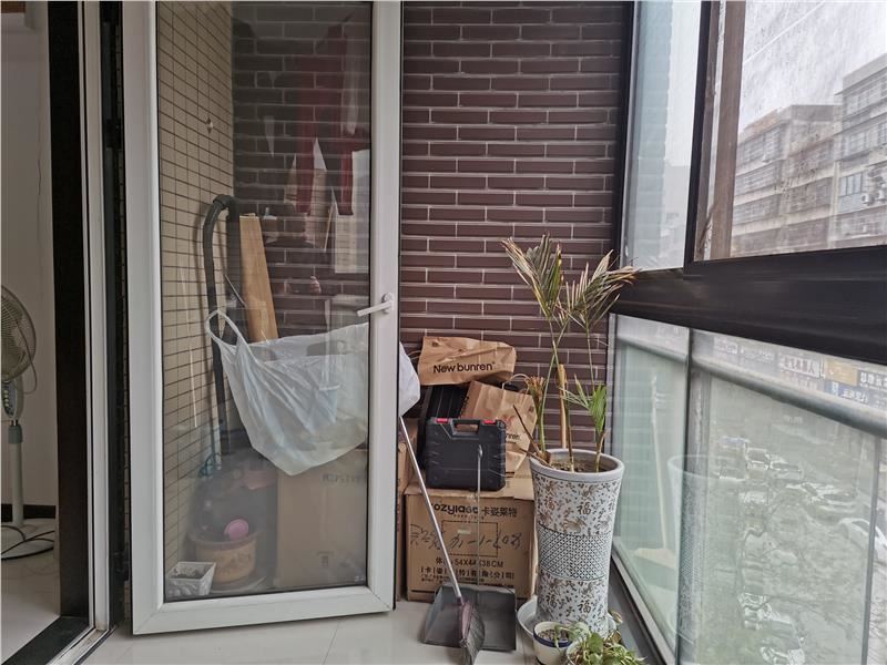 城西中央华府精装修基本没有住过仙桃 满二