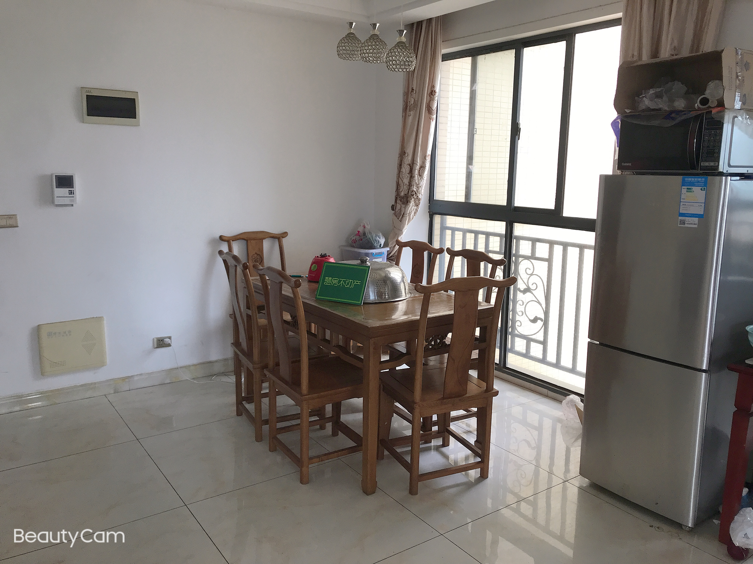 绿地华庭香格里拉电梯中层三面采光视野很好看房方便