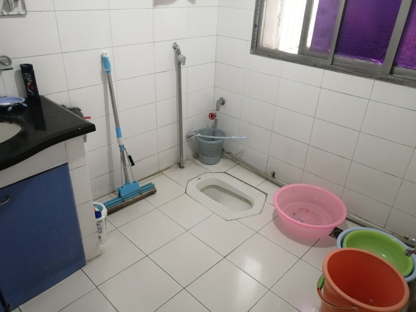 实验 正对面装修三房，步梯好楼层，带地下室