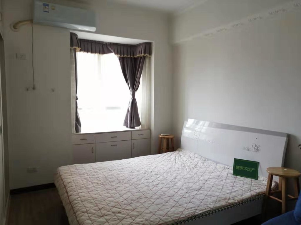 和合国际四期精装一室一厅，一中附近陪读优选，好楼层