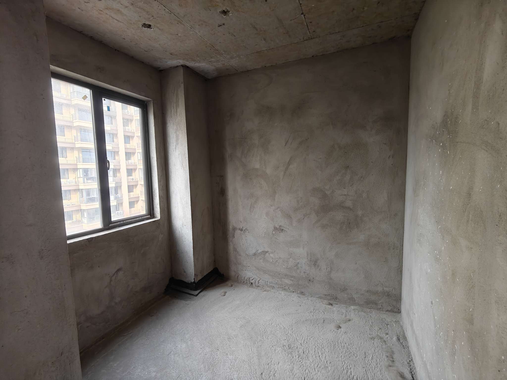 荣怀电梯小高层，单价5字开头，好楼层，业主急售，户型采光好得很