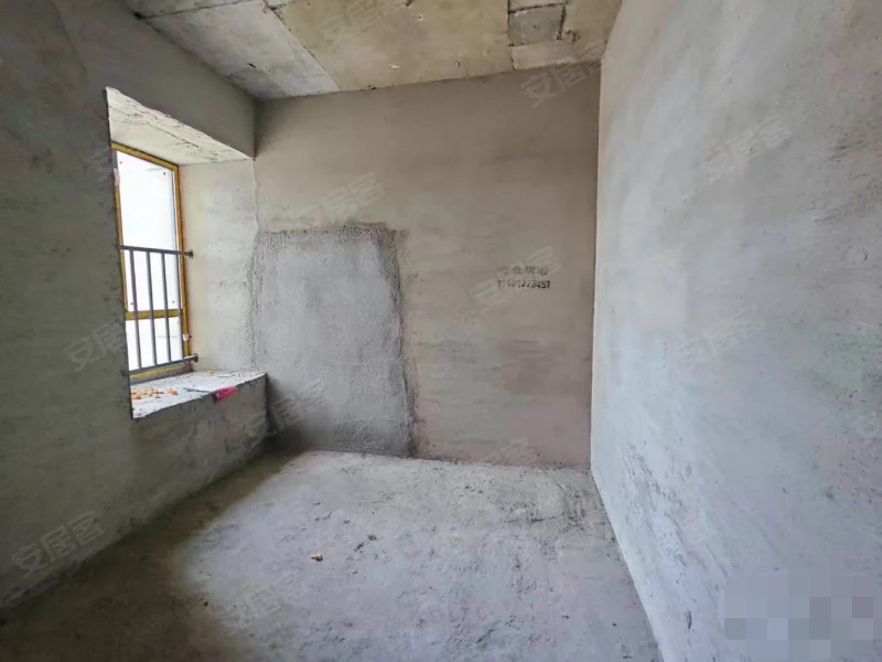 407，亏血本，捡漏，城南，毛坯三房，视野采光好，手慢无，