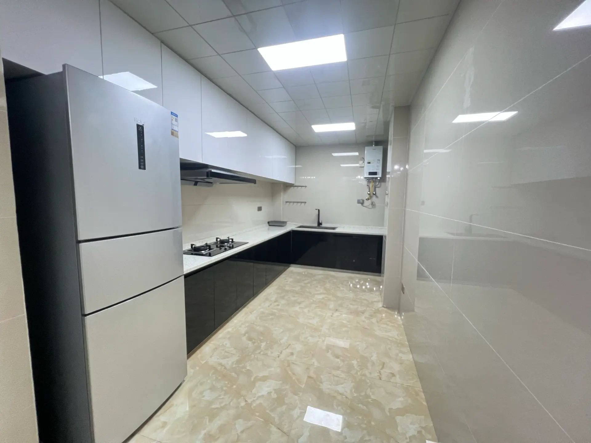 捡漏，城南，南国明珠，人车分流，精装三房，单价5200，满五，元泰三中