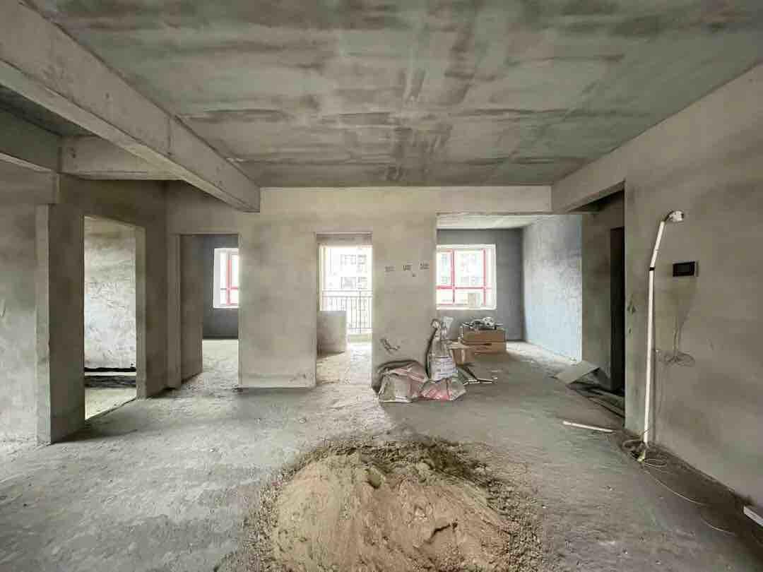 城南电梯小高层，单价5500边户，南北通透，中间楼层，证满二