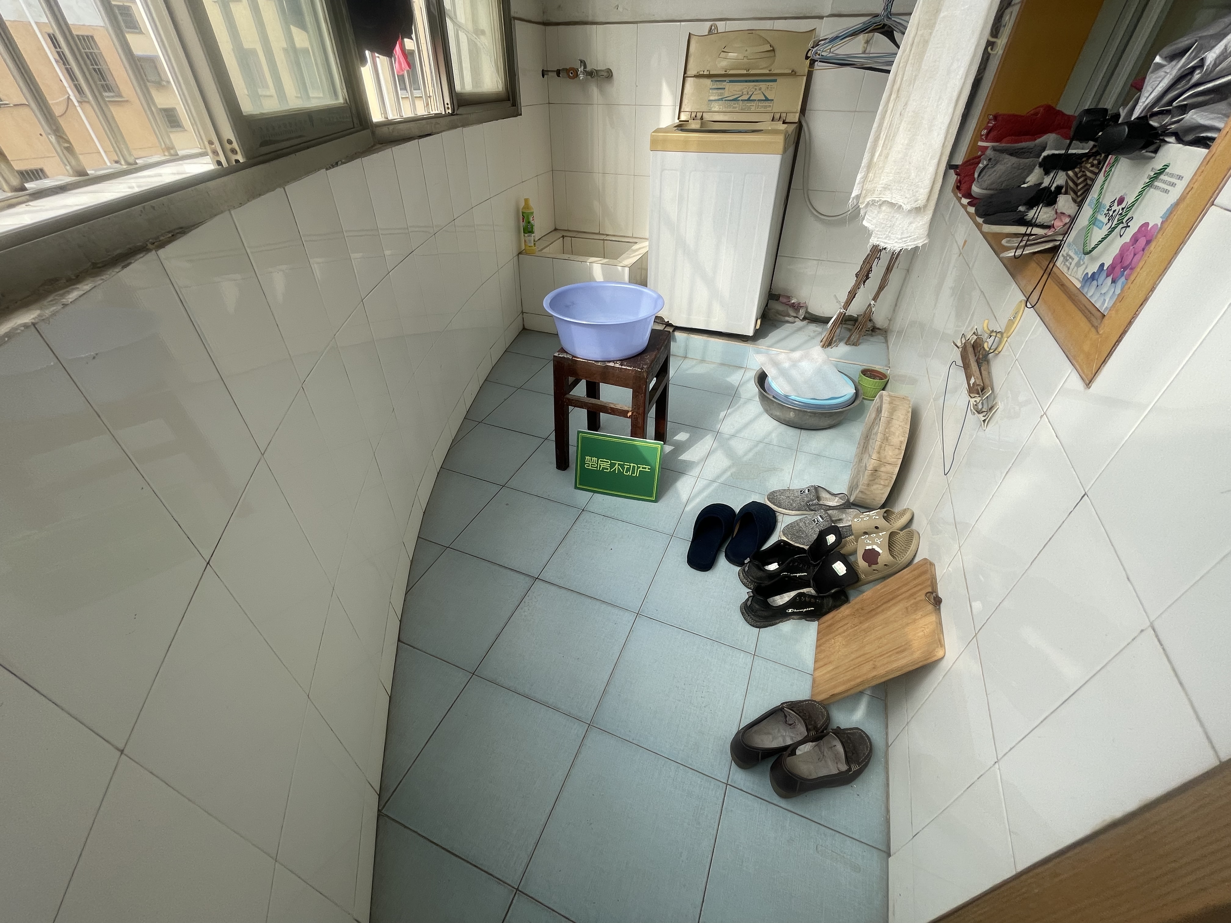 德政园.枫丹苑.周边幼儿园.超市菜场.出行方便.适合养老适合接送小孩