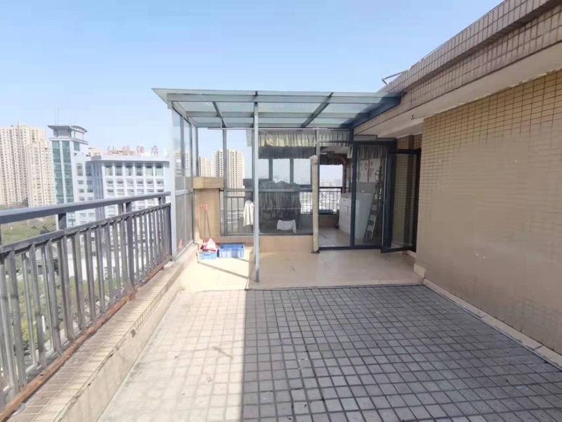 捡漏，三丰鼎城，小高层，精装两房+阳光房露台，证满二