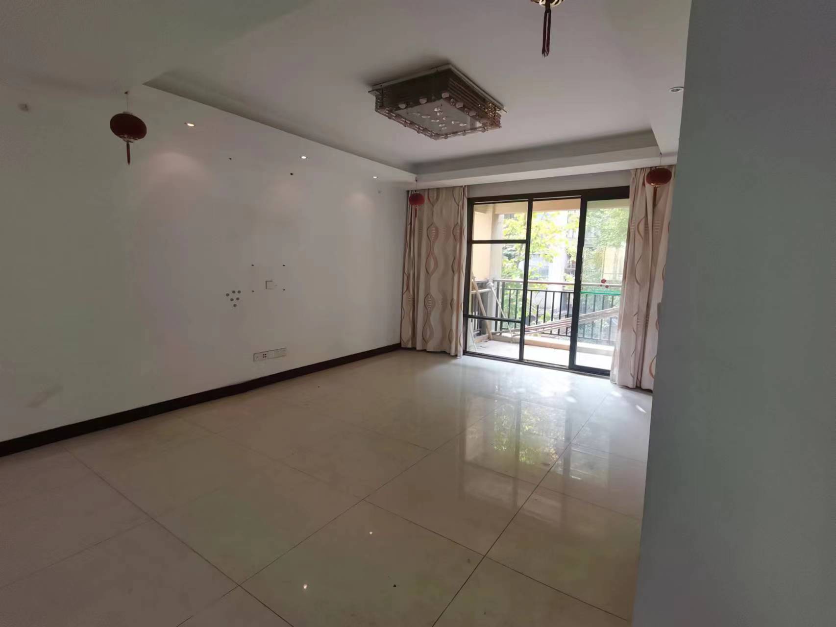 绿地华庭.步梯三房.证件满二.看房方便