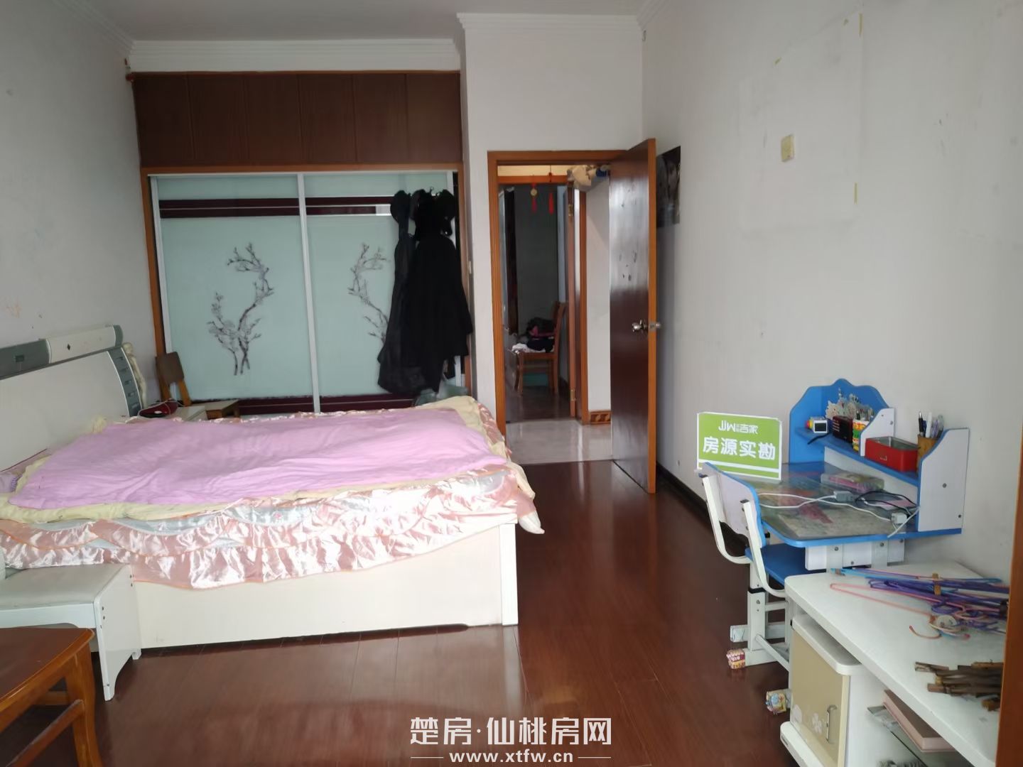 商城好邻居附近、市委招待所、大新路商圈地段、月亮湾酒店右边、138平米房加送138平超大阁楼储藏室