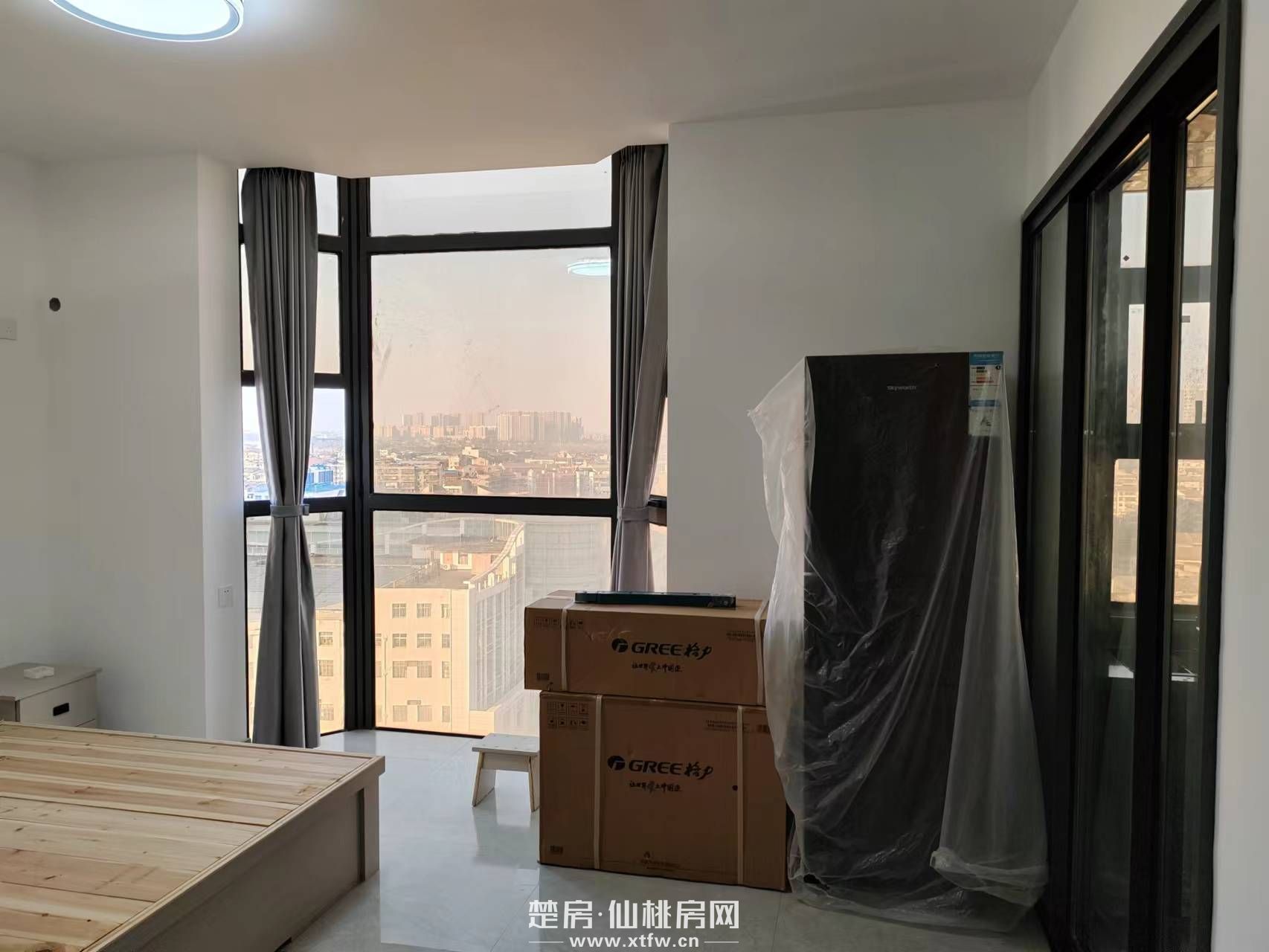 城市广场精装修，家电水电气齐全，电梯直达单间出租