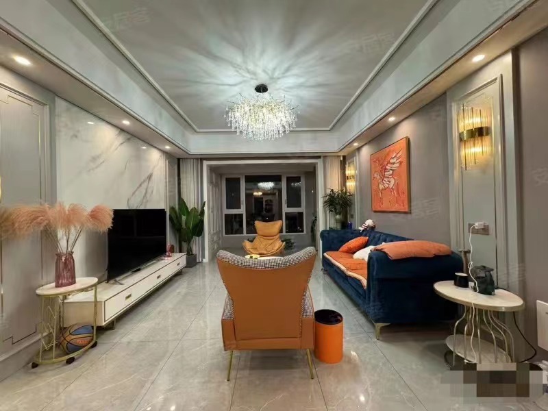 298，城南，品质小区，御台公馆，边户精装两房+阳光房，东边户，成色新，南北通透，几乎未住