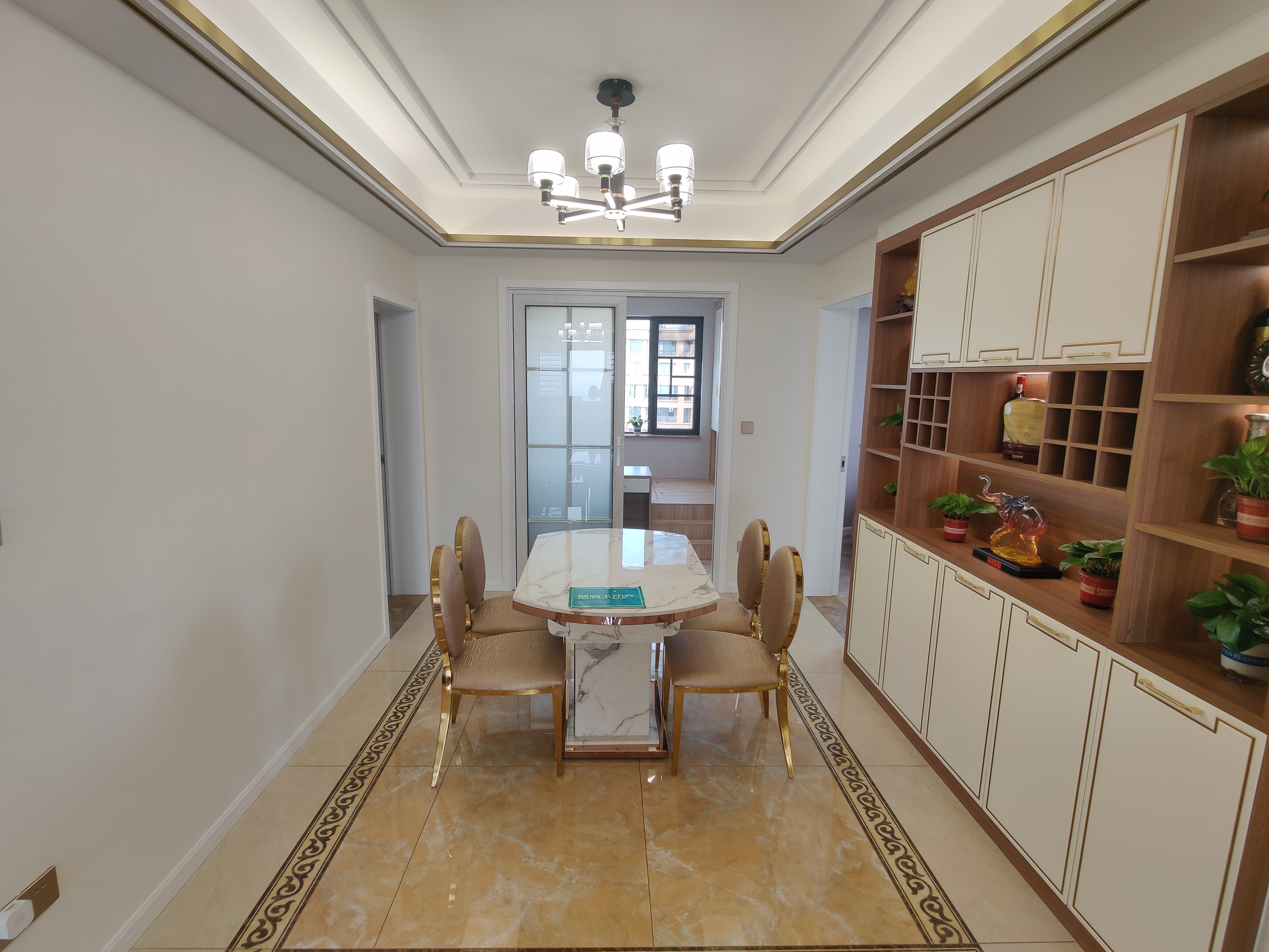 御台公馆全屋定制全屋品牌家私家电一天未住全屋中央空调有赠送面积房东亏本卖