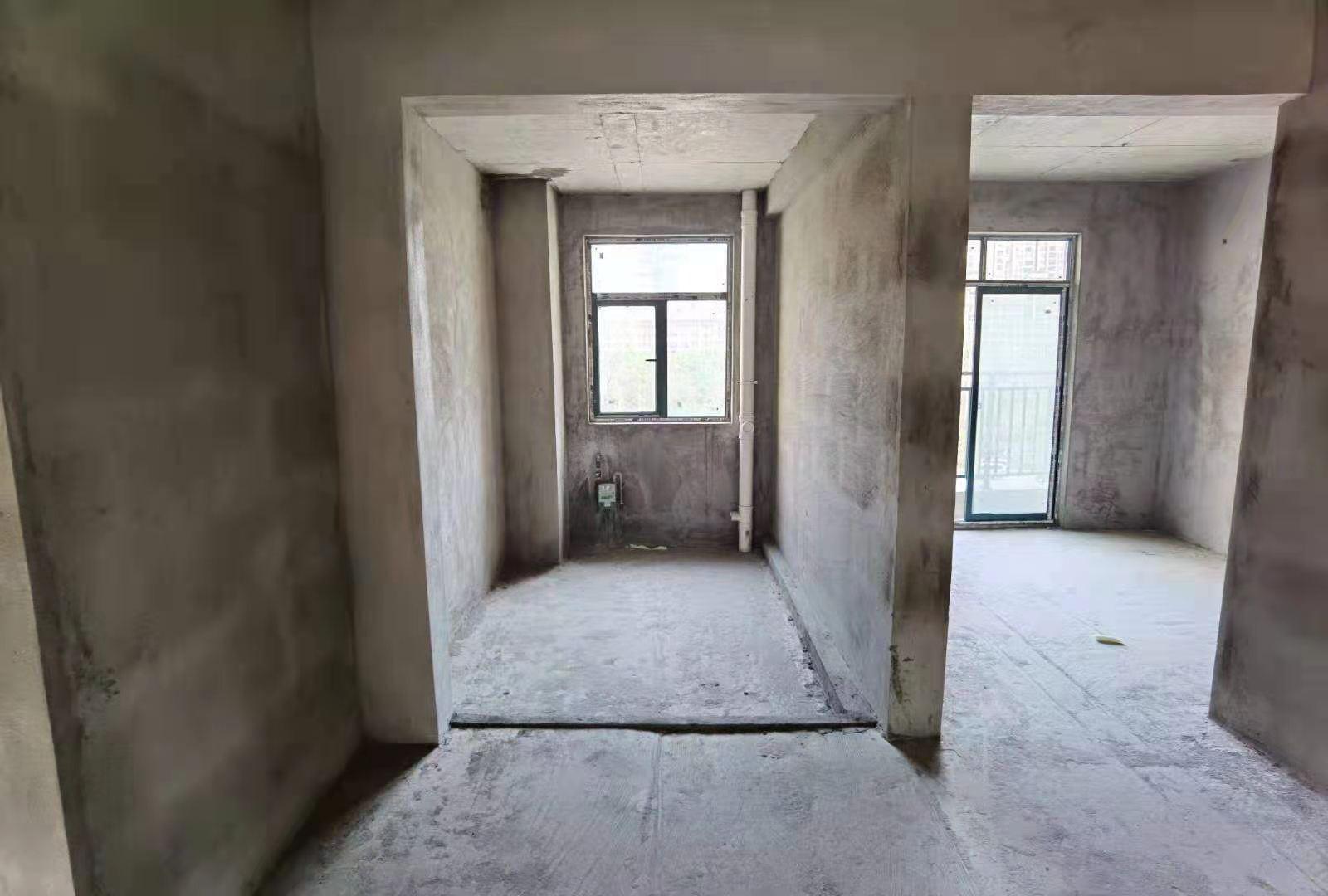 新城壹号五期三室，南北通透，光线户型都 ，看房方便！