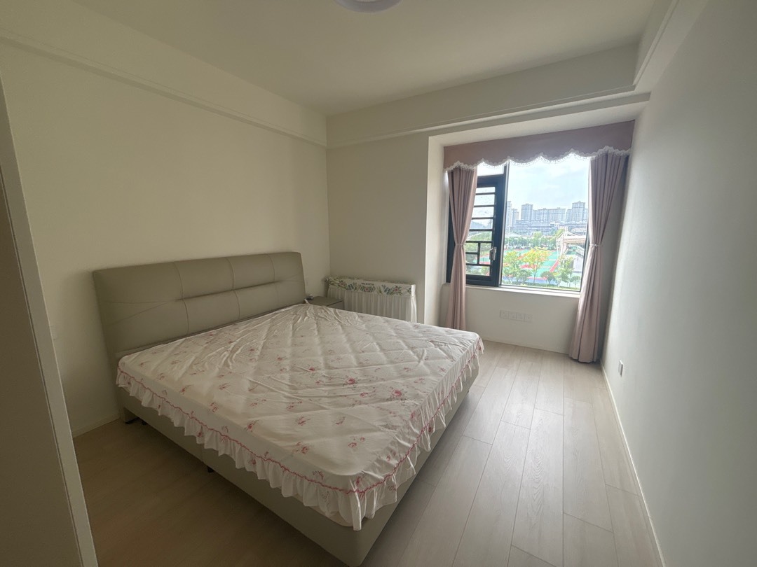 城南，沔阳清华园，豪装大4房，带暖气片，看沔阳公园，视野好