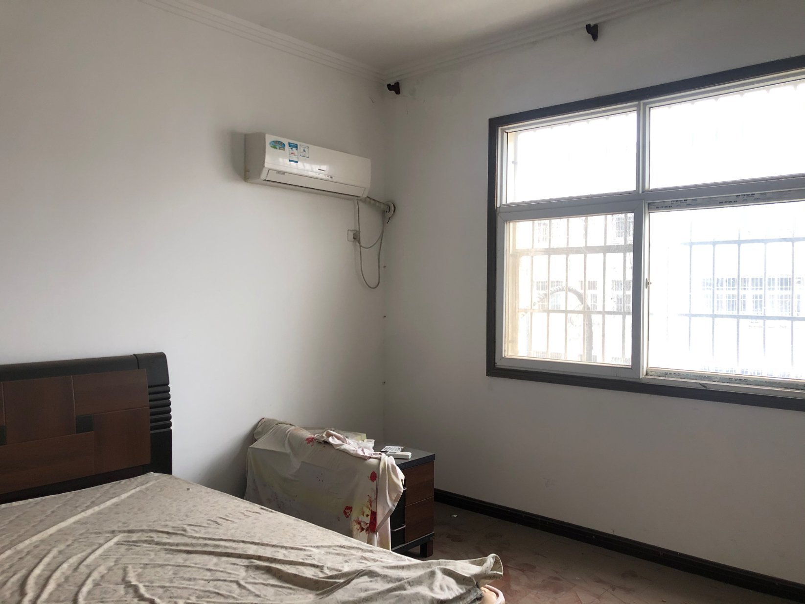 仁和桥附近，精装修大三房，有证可过户