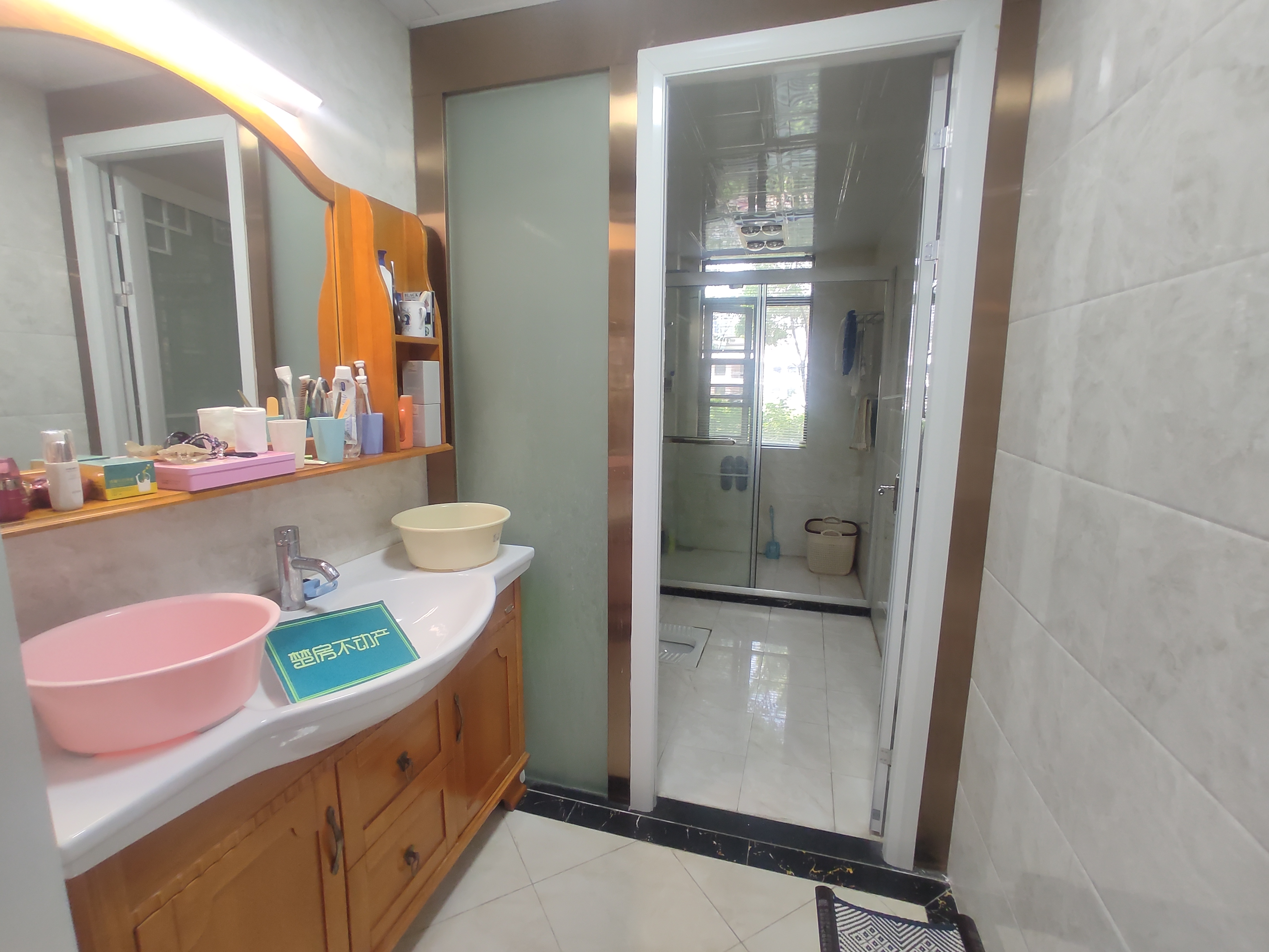 新城一号电梯洋房一梯一户装修好大平层环境优美南北通透证件满二