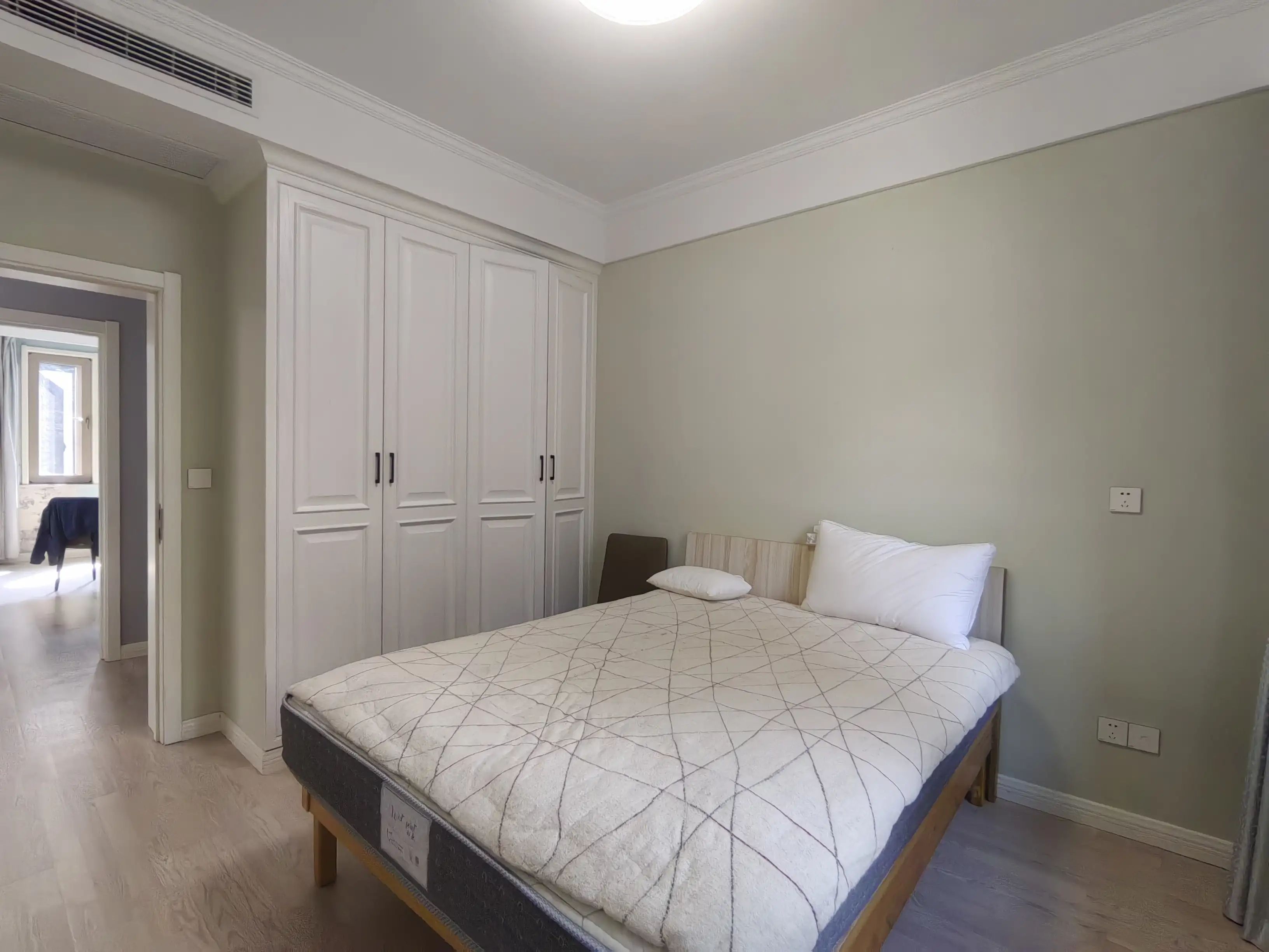 捡漏，绿地洋房，步梯3楼，全屋精装，全屋暖气片中央空调