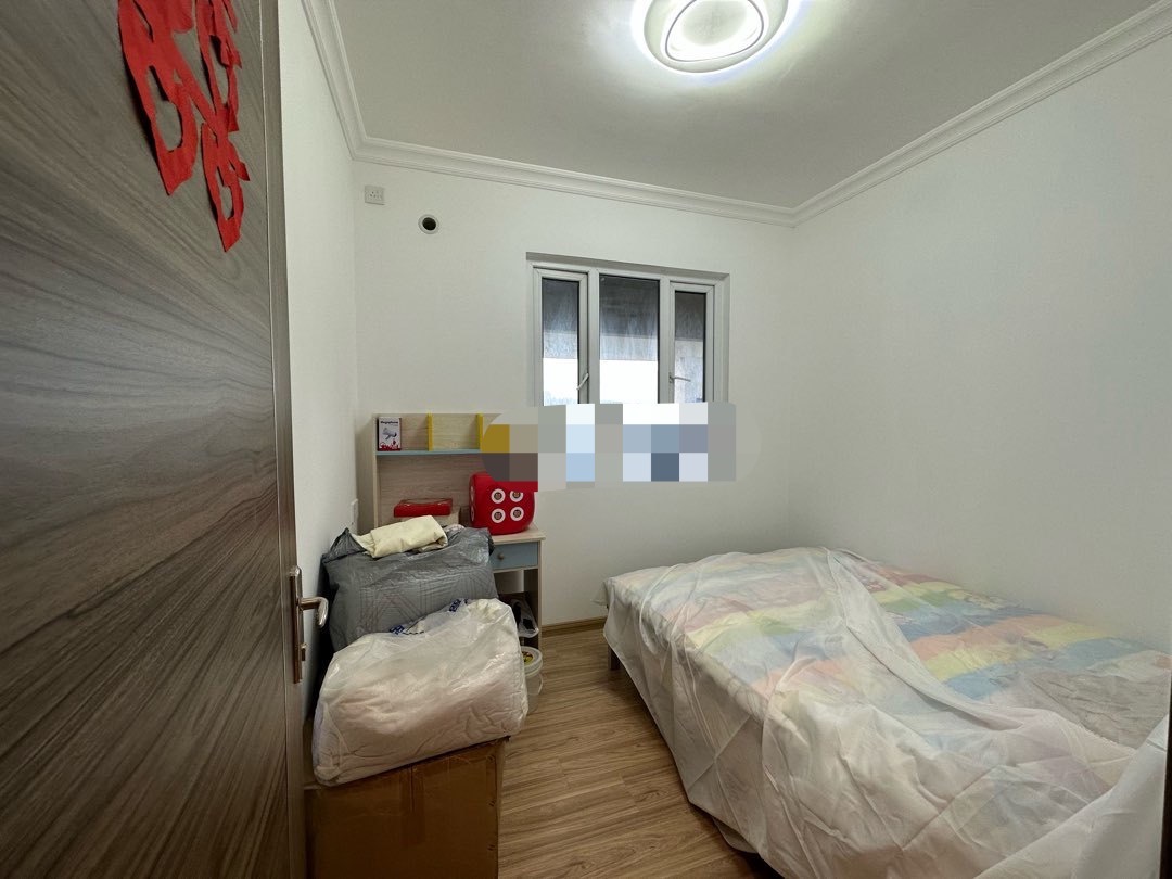 217，诚心出售，城南，碧桂园，精装三房，证满二，几乎全新，只结了个婚，手付10个就可以了