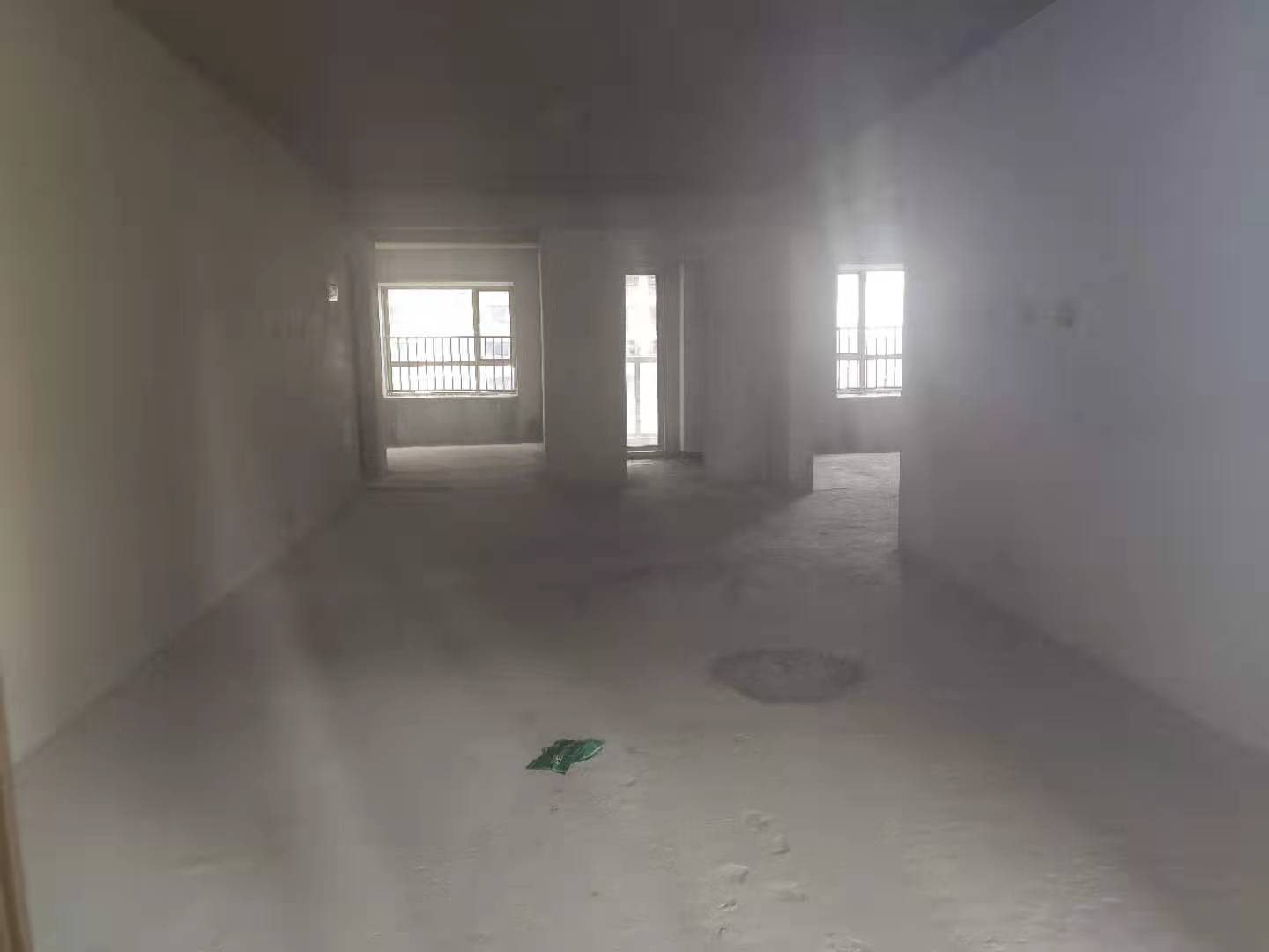 御湖世家现房136平带车位86万好楼层可贷款看房方便