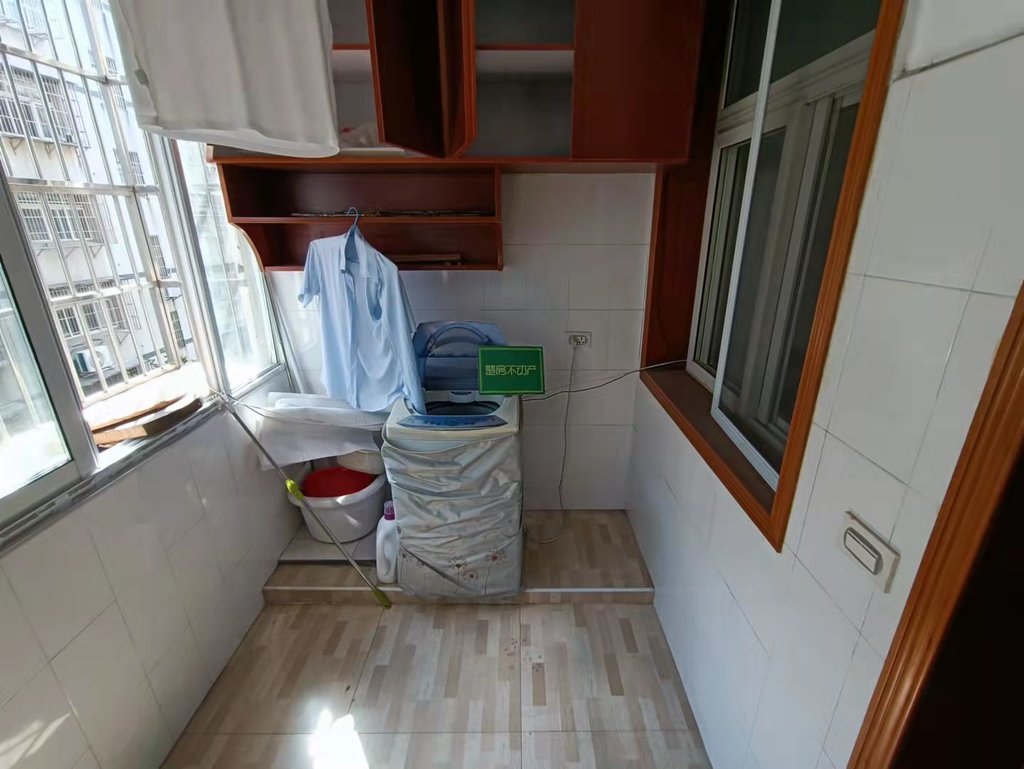 仙桃中学富迪三友旁荆洪花园中间好楼层140平大三房无公摊